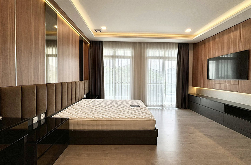 House with Shared Pool in Bangnatrad 